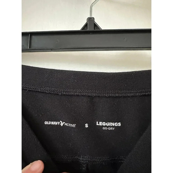 Old Navy Active Women’s size Small black leggings - Picture 4 of 6
